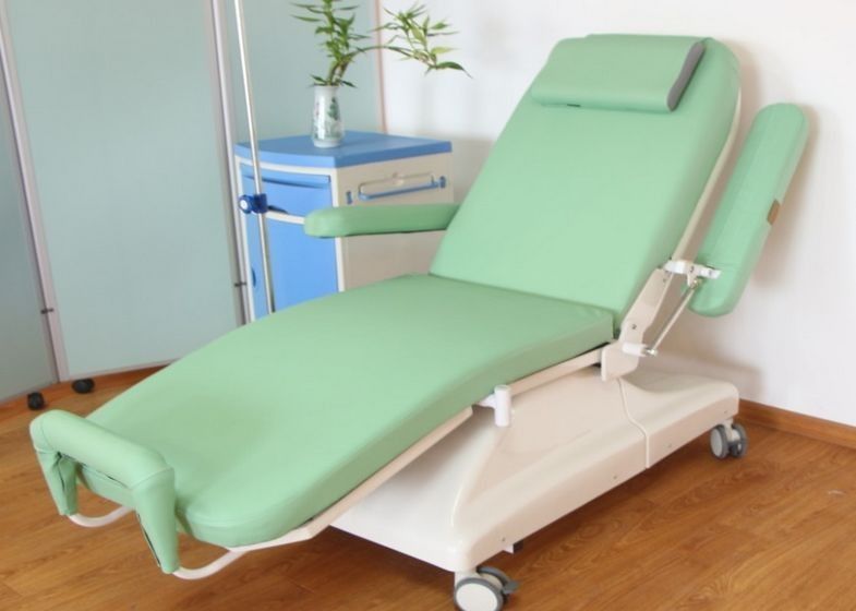 Elektrische De Bloedgeverstoel van het het ziekenhuismeubilair voor Hemodialysegebruik met 2 Functies